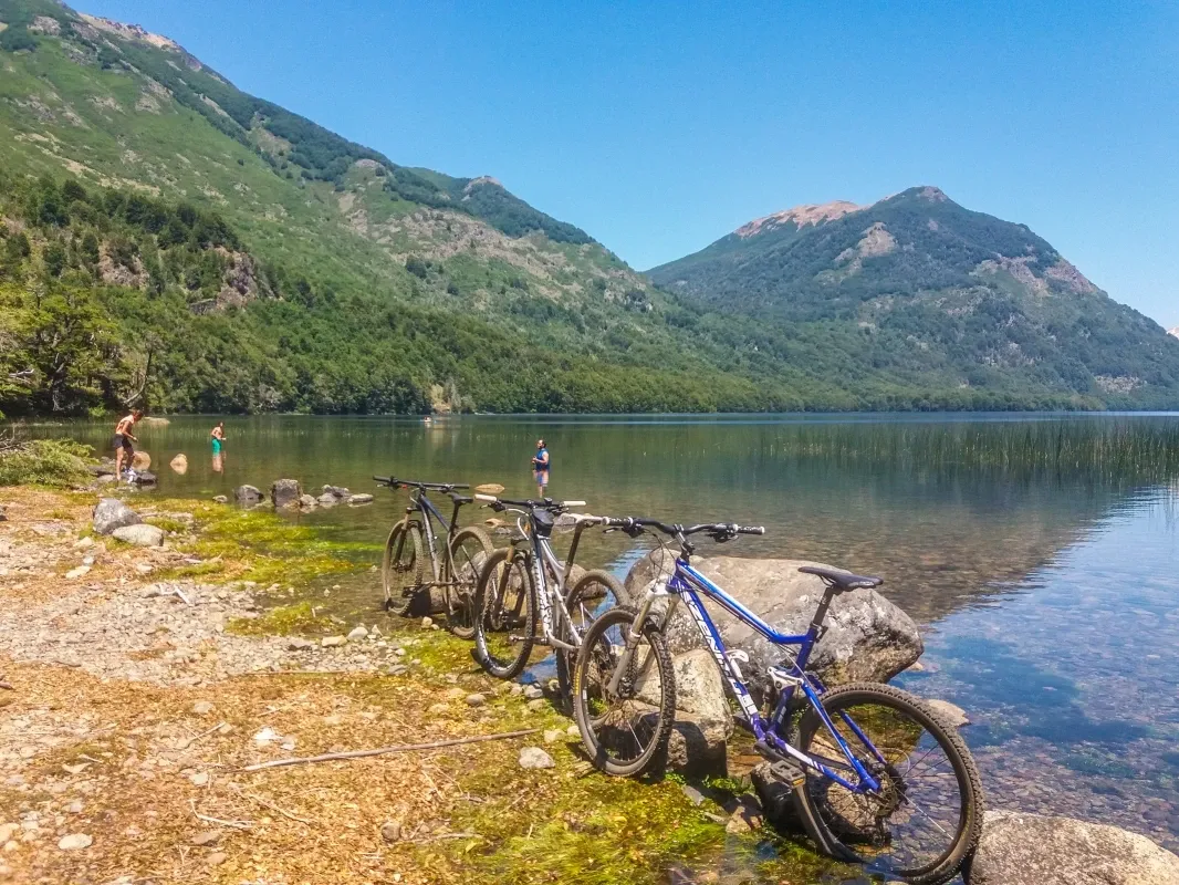 Bicicleta por la Ruta 40 y los Lagos con guía