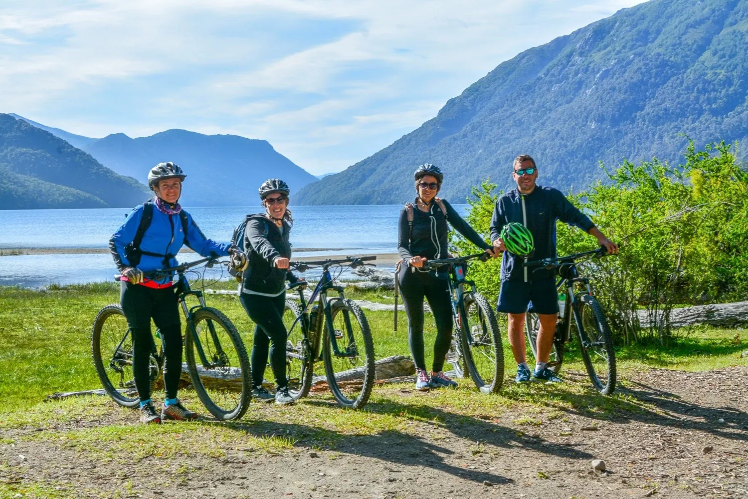 Bicicleta por la Ruta 40 y los Lagos con guía