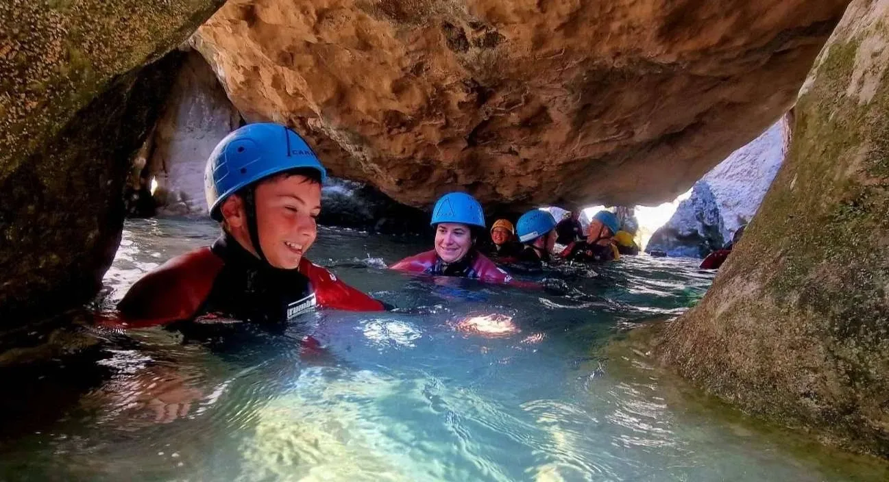 CANYONING: EXPLORA RIOS Y PAREDES