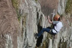 Aventura en Altura: Trekking y Rappel en Cacheuta 