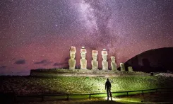El Cosmos y los Secretos de Rapa Nui